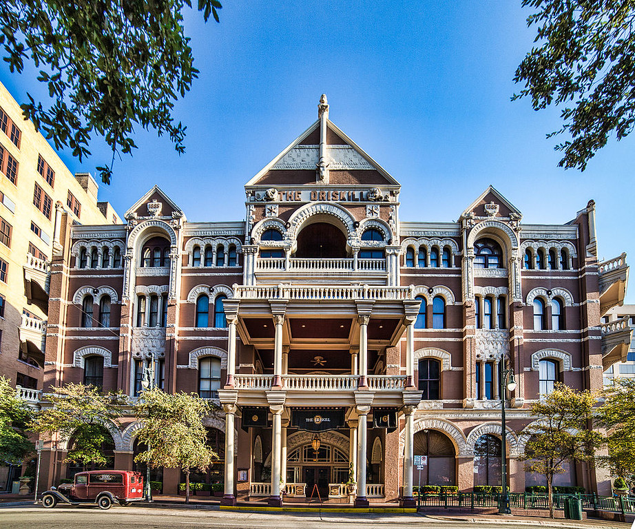 6 historic Texas Hotels That Will Leave You Awestruck
